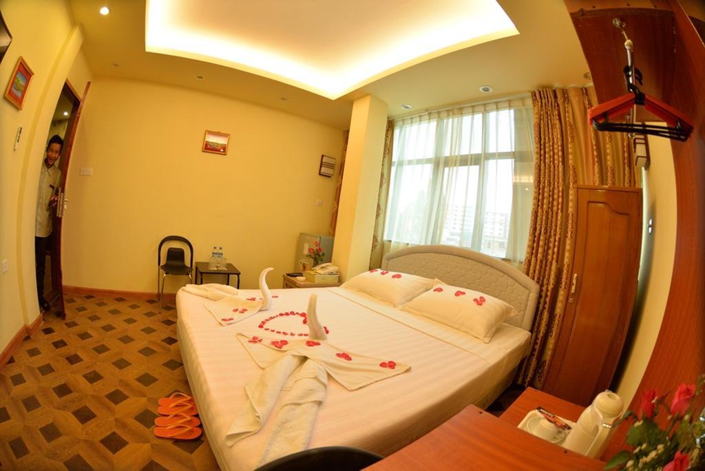 New Golden Forward Hotel Γιανγκόν Δωμάτιο φωτογραφία
