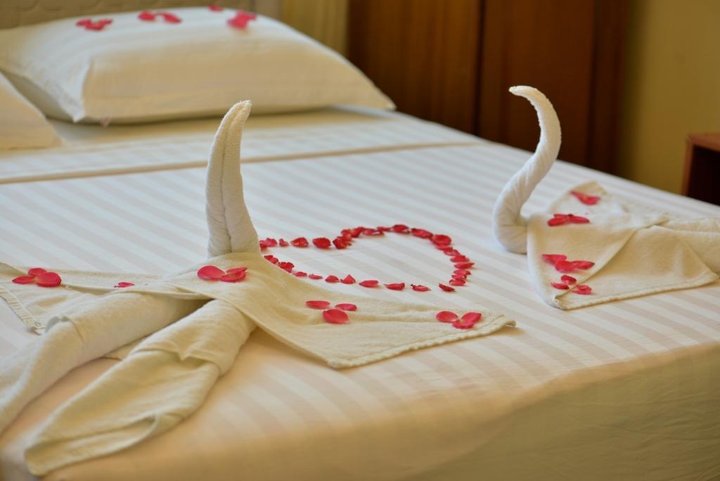 New Golden Forward Hotel Γιανγκόν Εξωτερικό φωτογραφία