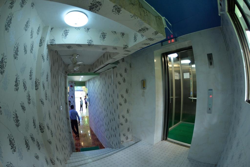 New Golden Forward Hotel Γιανγκόν Εξωτερικό φωτογραφία